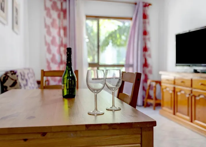 Emeterio Apartment *