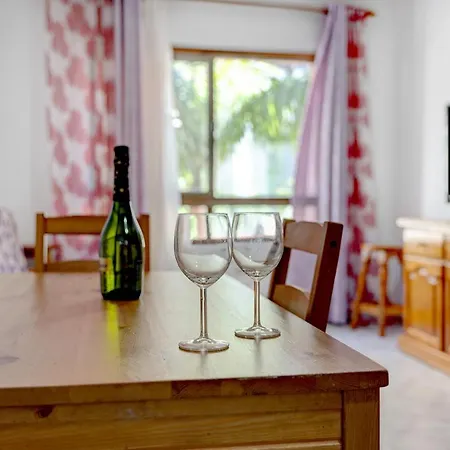 Emeterio Apartment *